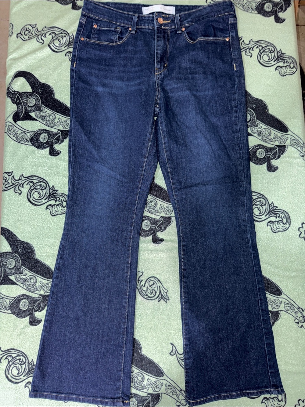 Signature by Levi Strauss Dark Blue Flare Jeans SIZE 11/30